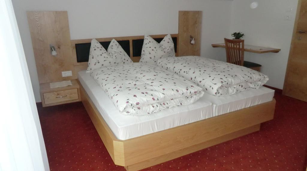 Garni Pircher Tirolo Room photo
